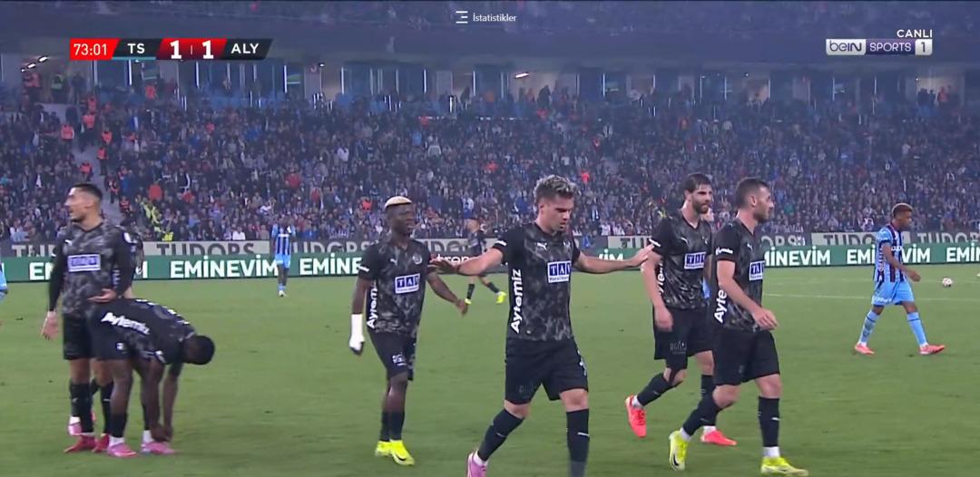 Alanyaspor, Trabzonspor deplasmanında keyifli bir gol attı! Ianis Hagi resmen füze fırlattı... Babası Gheorghe Hagi'ye göz kırptı... 3