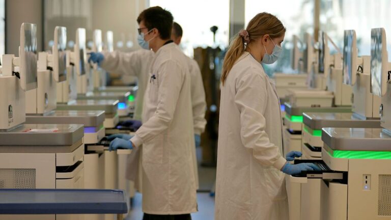 Yeni Covid varyantı BA.2.86 hakkında endişelenmeli miyiz?