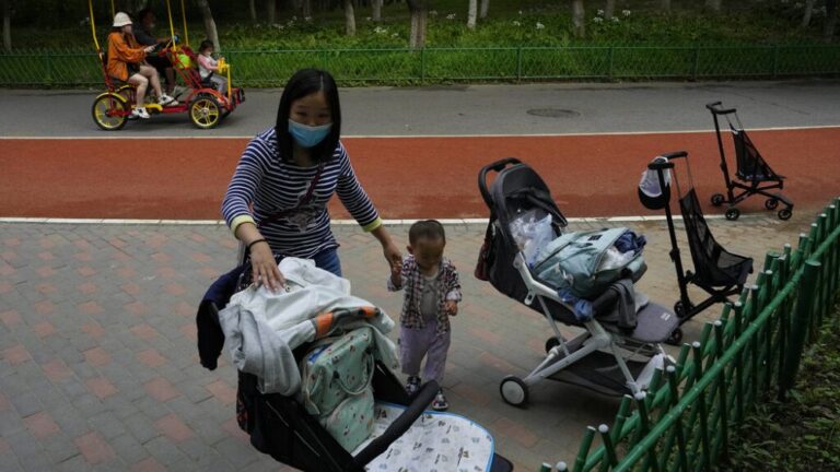 Çin’de doğurganlık ülke tarihinin en düşük seviyesine geriledi