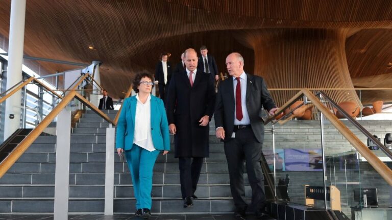 Galler’de Meclis Başkanı, İsrail bayrağının parlamento binasına asılması talebini reddetti