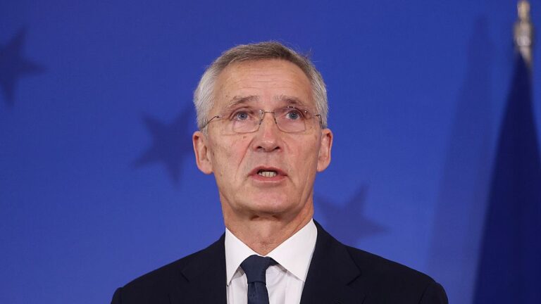 Stoltenberg: NATO, Kosova’daki asker sayısını kalıcı olarak artırmayı düşünüyor