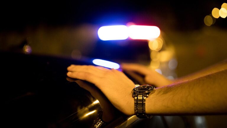 Durdurulan araçtan uyuşturucu madde çıktı