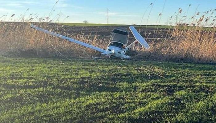 Bursa’da eğitim uçağı tarlaya zorunlu iniş yaptı