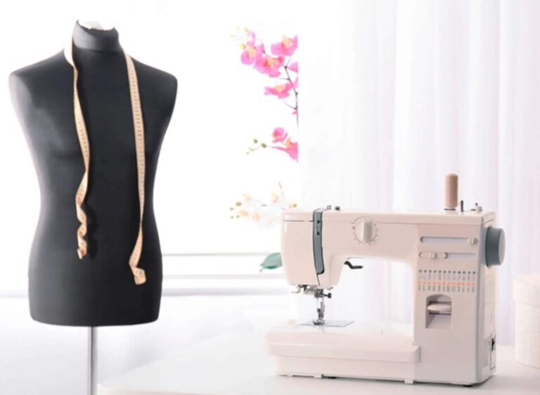 Manken Dünyasının Olmazsa Olmazı: Terzi, Vitrin ve Plastik Mankenler