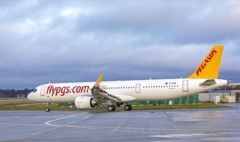 Yolcu olay çıkardı: Uçak İzmir’e acil iniş yaptı – Son Dakika Türkiye Haberleri