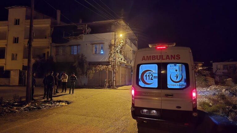 Hatay'da karbon monoksit zehirlenmesi: 1 kişi öldü, 2 kişi hastaneye kaldırıldı
