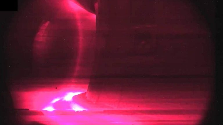 Temizlemek ve sonsuz enerji için başka bir adım: Fransız birleşme reaktörü dünya rekorunu yendi