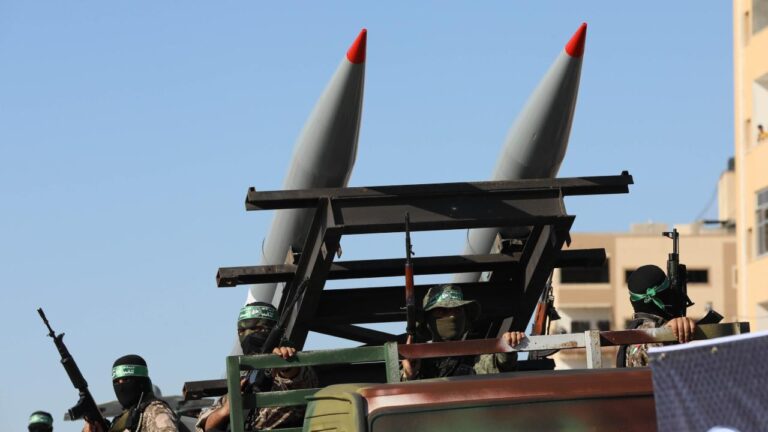 Kassam Tugayları: İsrail’in sivillere yönelik katliamlarına karşılık bir dizi füzeyle Askalan’ı vurduk