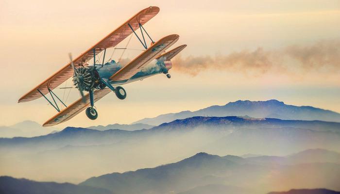 Almanya’da evin üzerine uçak düştü! Ölüler var