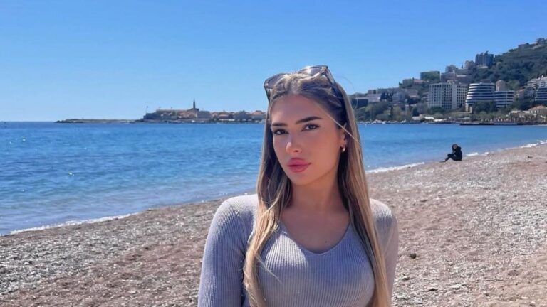 Genç kız korkuyla emniyet kemerini çözdü, 50 metreden aşağı düştü