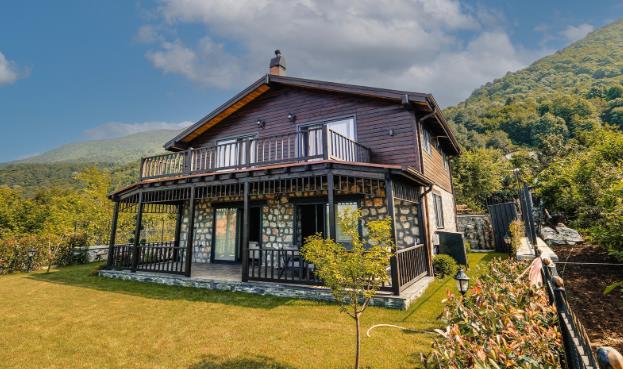 Doğal yaşamı yansıtan bungalov ev modelleri ile özgün yaşam alanları